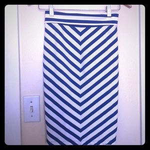 New Bebe pencil skirt XS